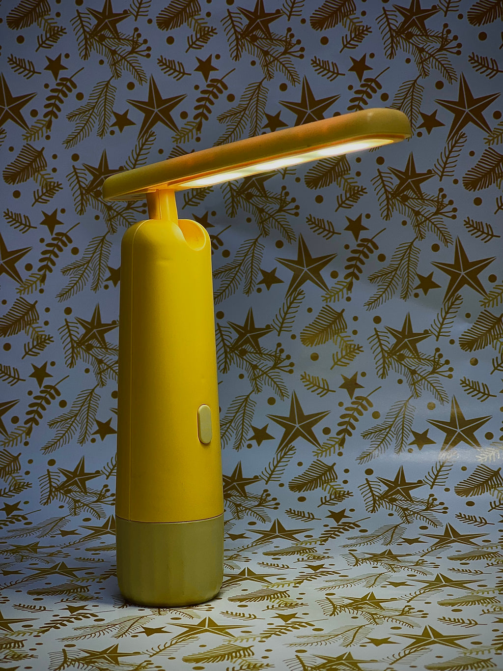 مصباح الرفاهية القابل للطي – إضاءة أنيقة بتصميم عصري