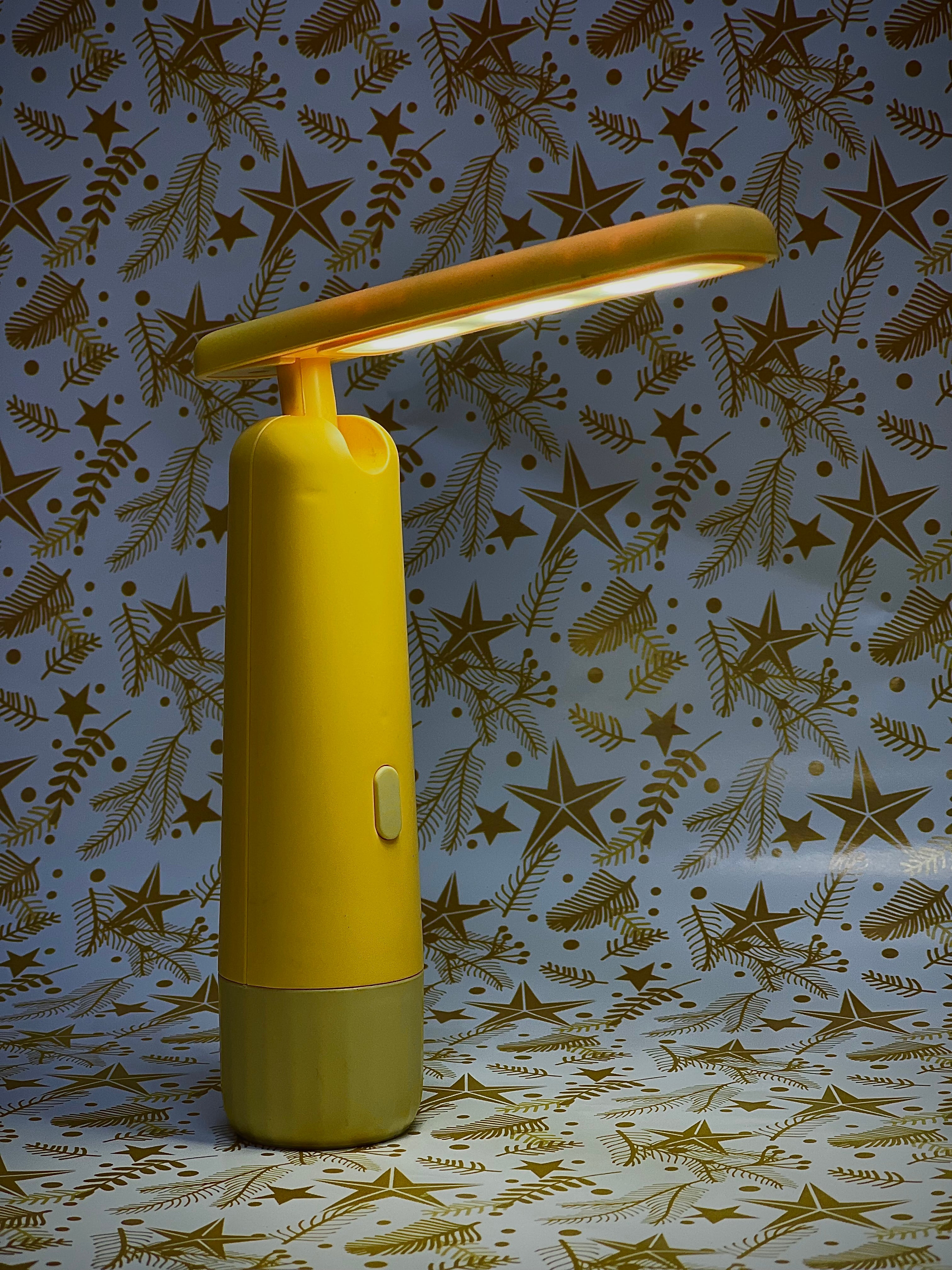 مصباح الرفاهية القابل للطي – إضاءة أنيقة بتصميم عصري