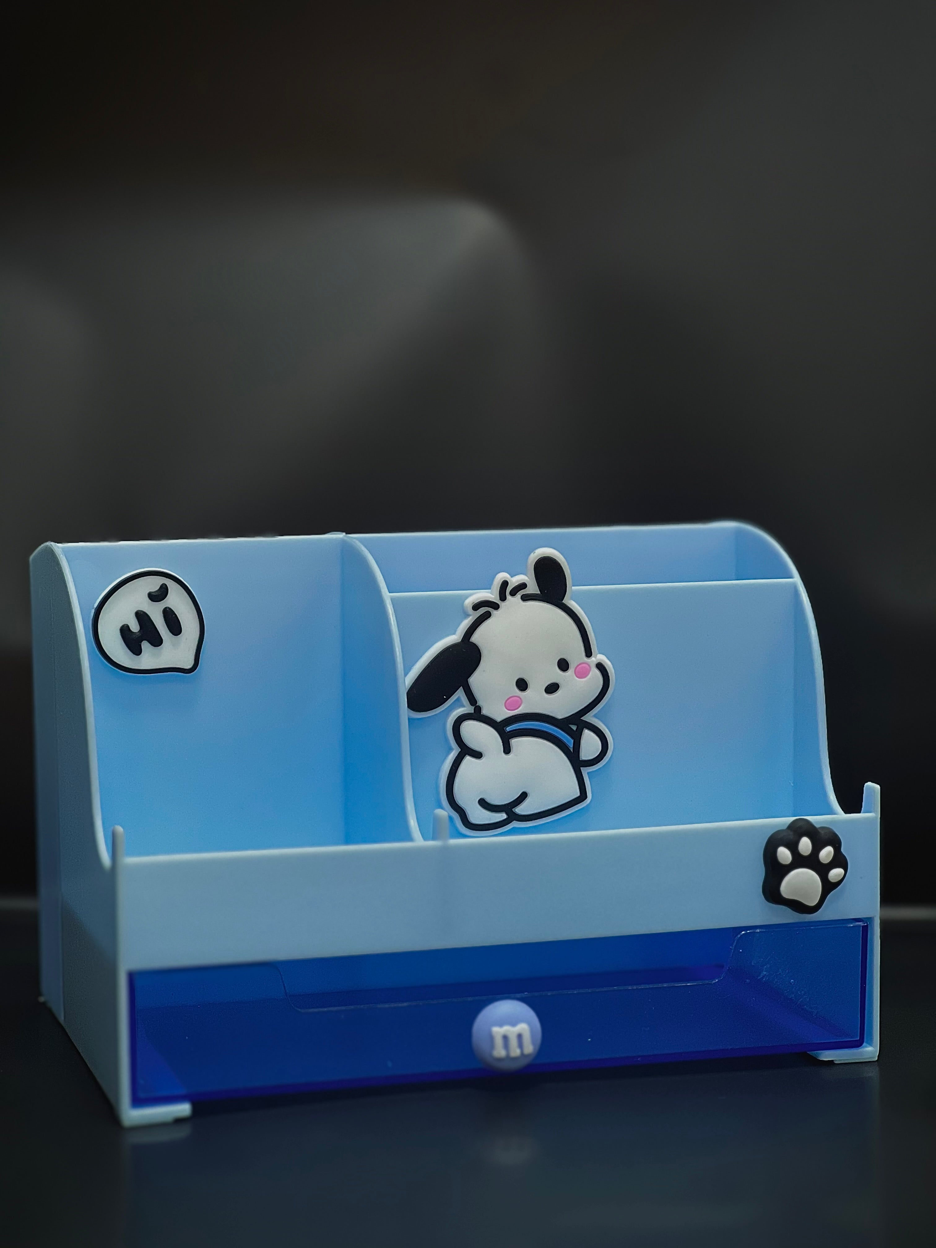 "منظم مكتب كرتوني لطيف - تصميم أنيق ودرج تخزين"