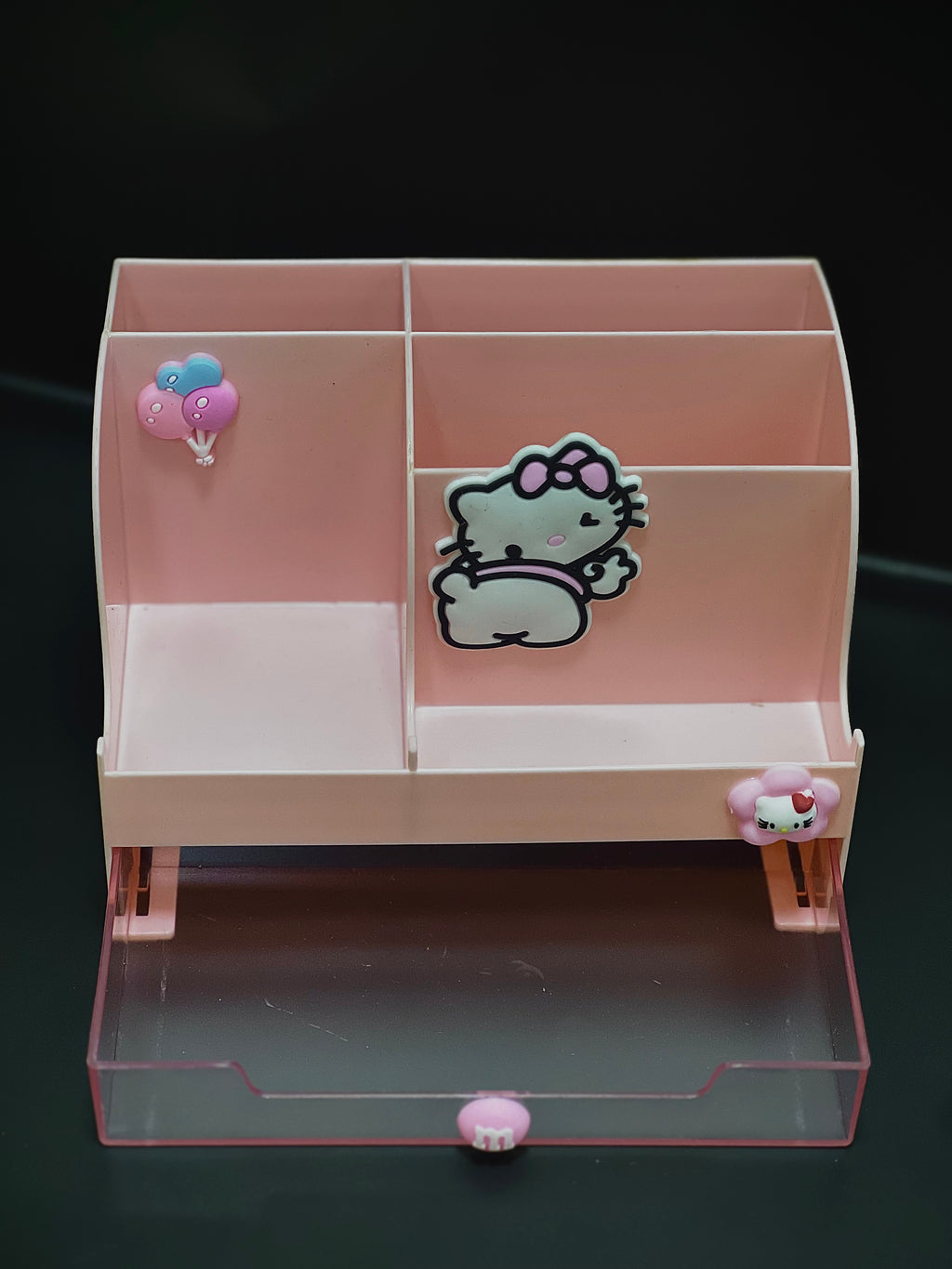 "منظم مكتب كرتوني لطيف - تصميم أنيق ودرج تخزين"