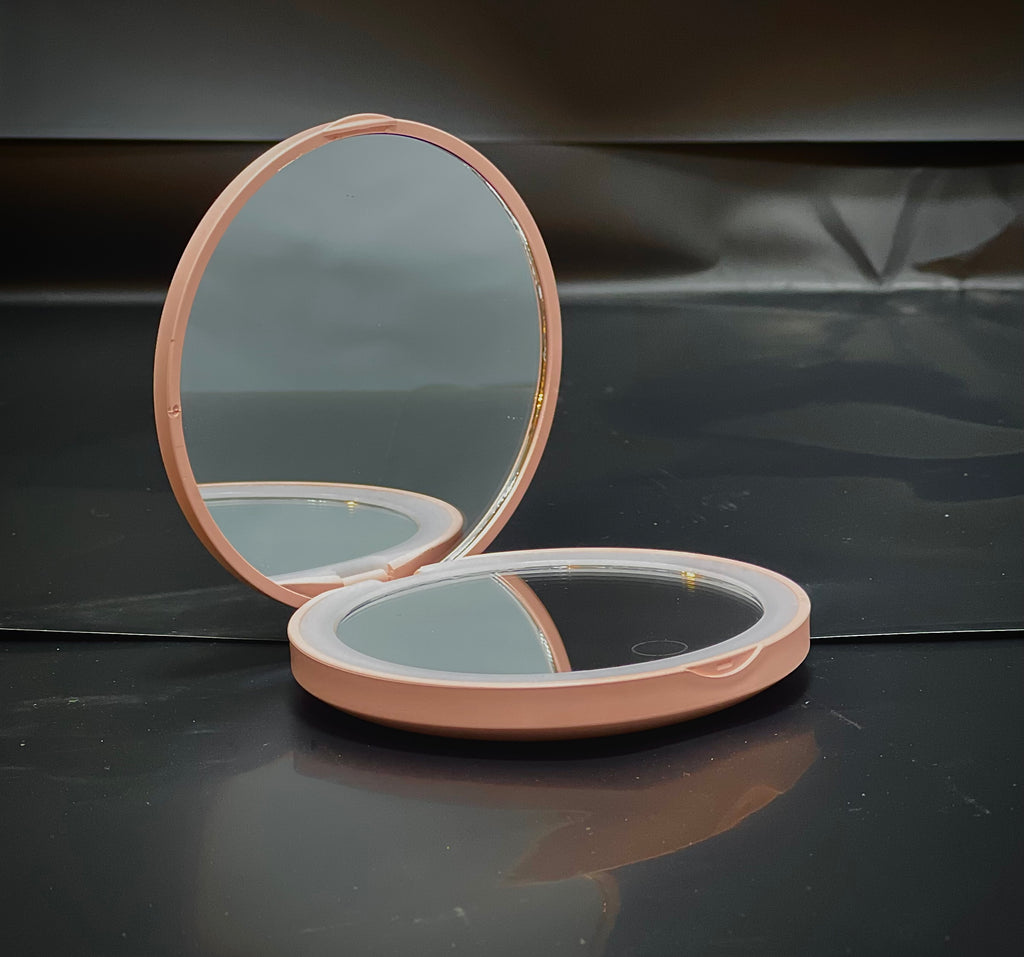 مرآة الإضاءة الذكية – لمسة فخامة في كل تفصيل